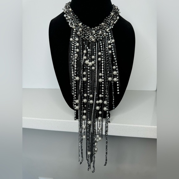 Crystal & Pearl - Picture 1 of 5